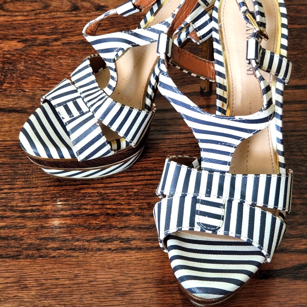 Gianni Bini blue and white striped sandals, size 6